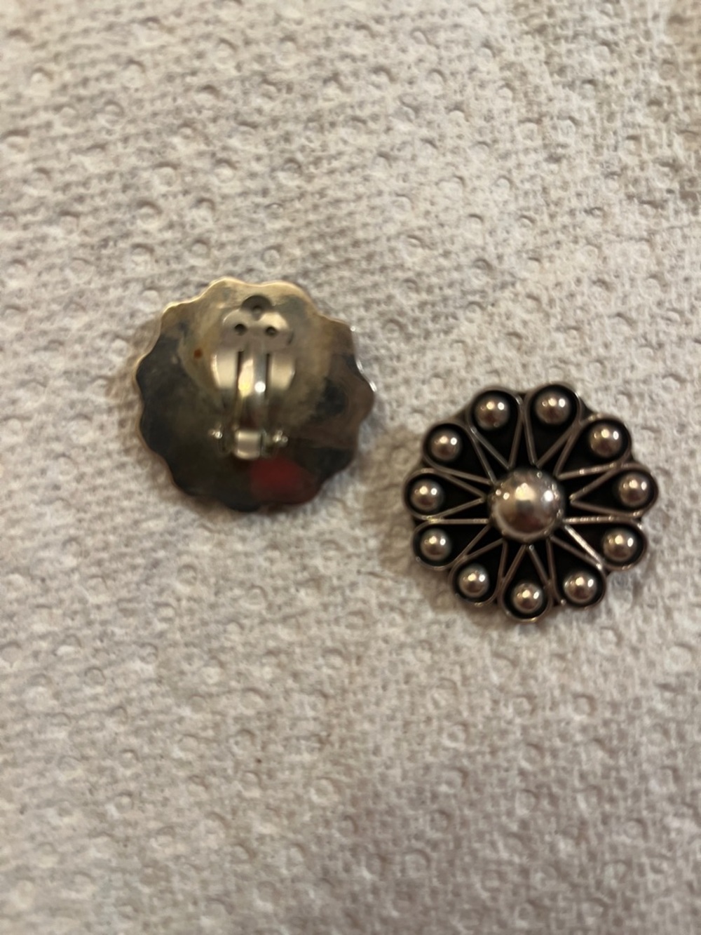 Sterling Silver Vintage Silver Floral Clip-On Earrings - Round Daisy Design